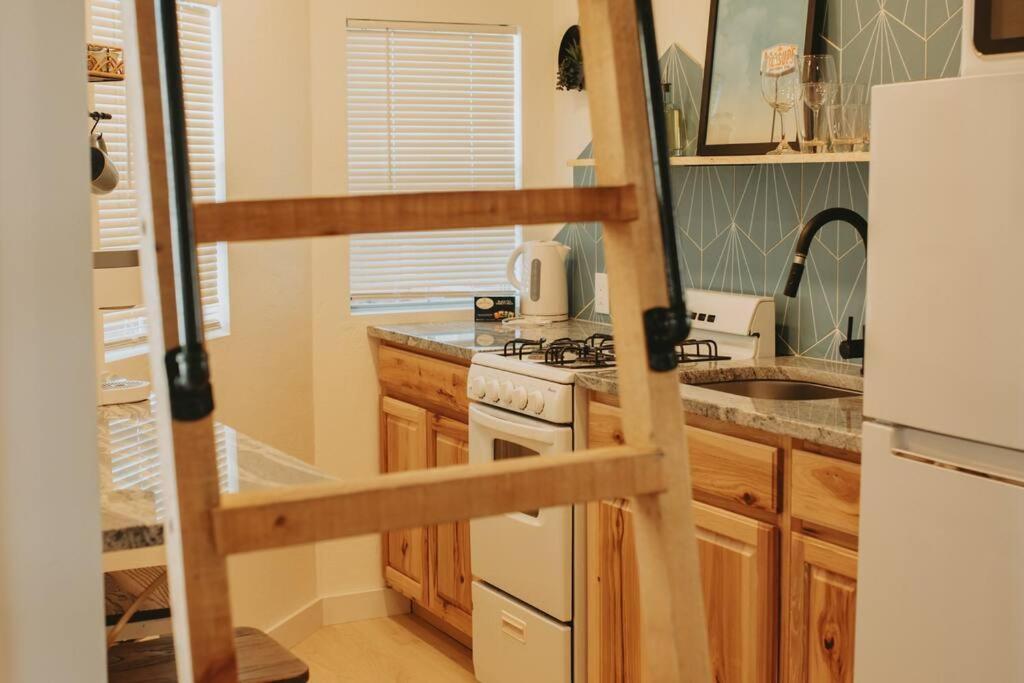 Agave Tiny House At Cactus Flower-Hot Tub-Pet Friendly-No Pet Fees! Albuquerque Dış mekan fotoğraf