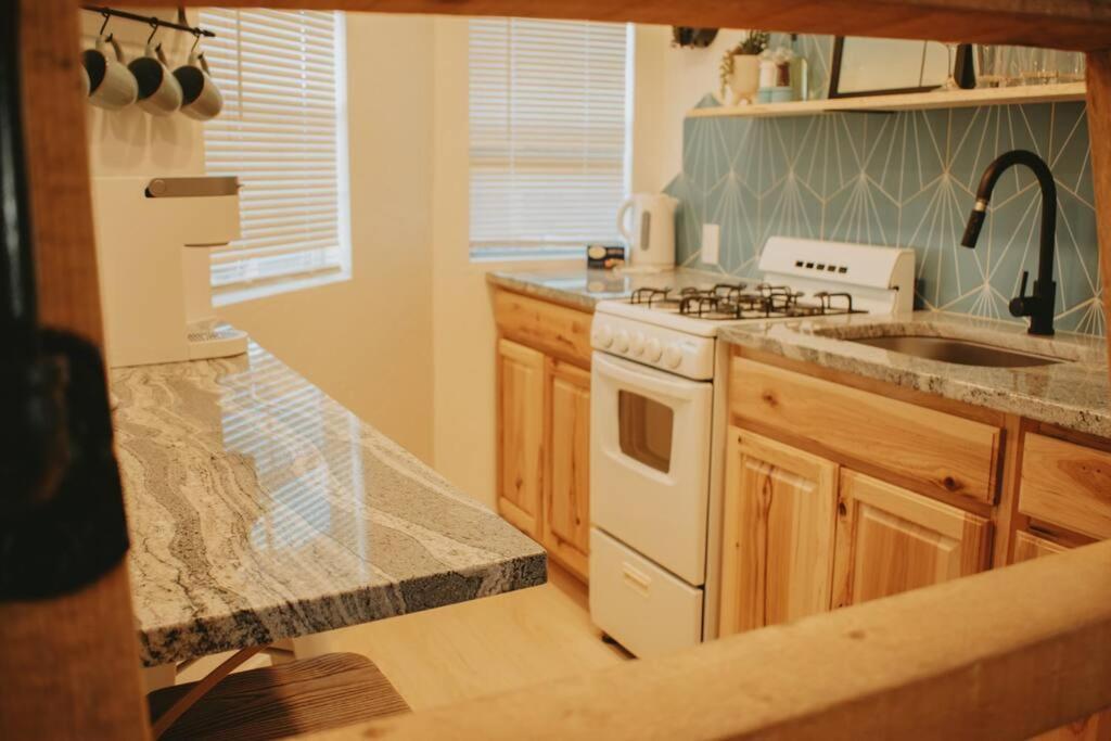 Agave Tiny House At Cactus Flower-Hot Tub-Pet Friendly-No Pet Fees! Albuquerque Dış mekan fotoğraf