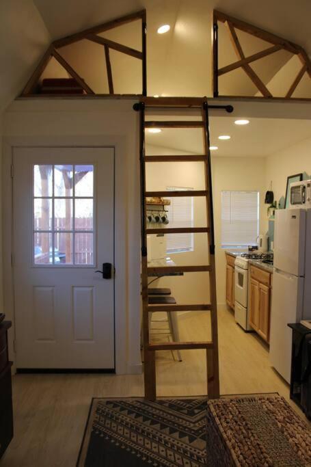 Agave Tiny House At Cactus Flower-Hot Tub-Pet Friendly-No Pet Fees! Albuquerque Dış mekan fotoğraf